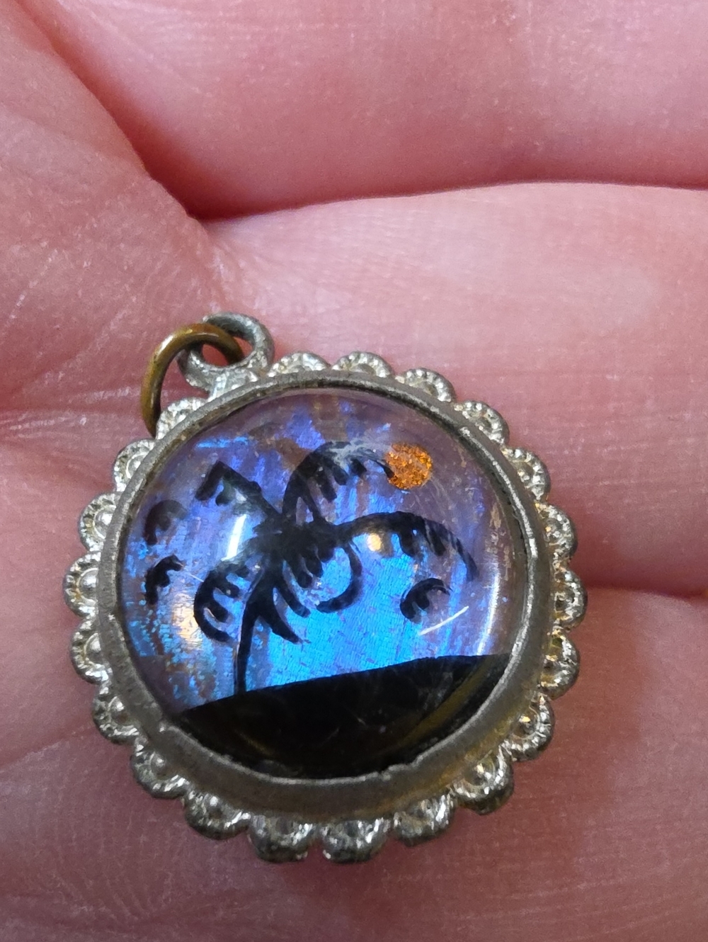 Art Deco Vintage Morpho Butterfly Wing Pendant w/ Painted Reverse ▪︎ Unmarked - Picture 2 of 7